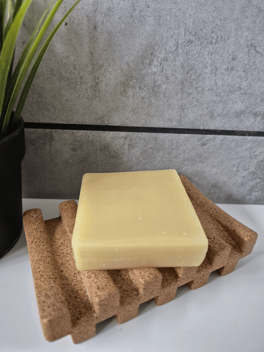 Handgerührte Aloe-Vera-Gesichtsseife aus Deutschland, natürliche Inhaltsstoffe, vegane Pflege, handgemacht, sanft zur Haut, nachhaltige Gesichtspflege