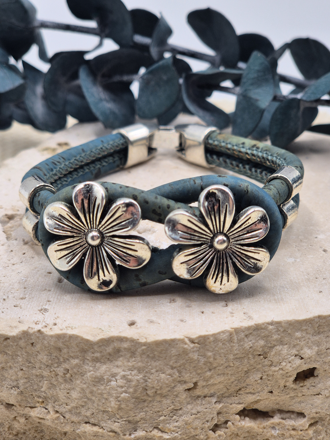 BLUME Kork Armband blau mit Motiv aus Zamak Legierung