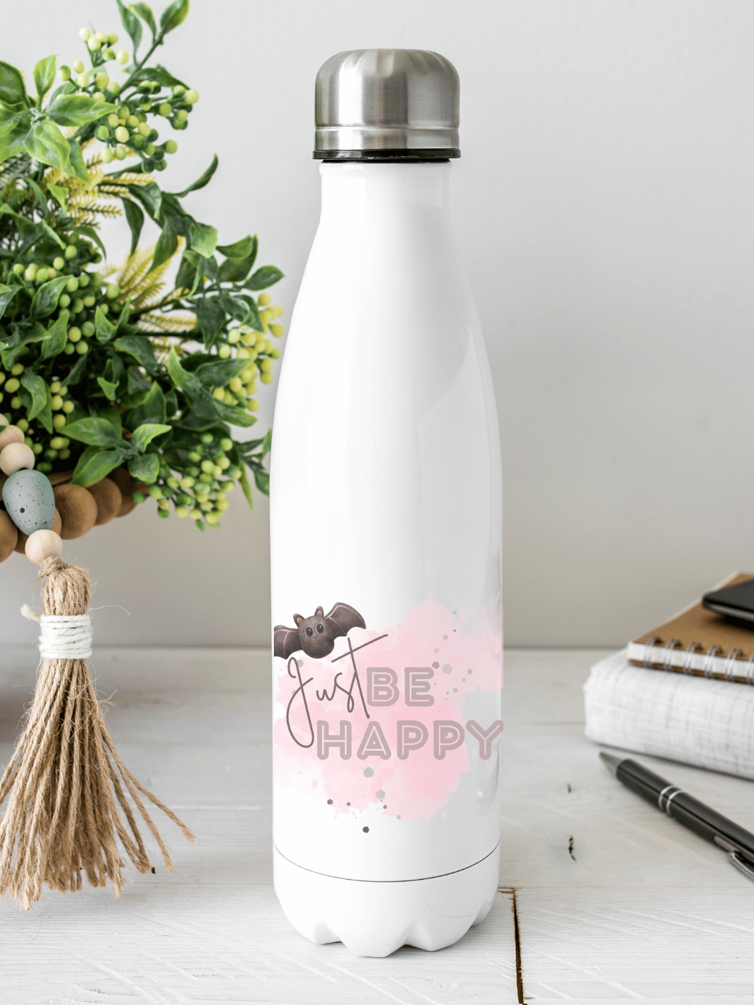 Personalisierbare Edelstahl-Trinkflasche mit doppelwandiger Thermo-Isolierung, 350ml oder 500ml, auslaufsicher und BPA-frei, mit liebevollem Aquarell-Motiv Be Happy – nachhaltiges Geschenk für unterwegs, Schule, Büro oder Sport.