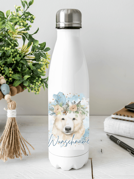 Nachhaltige, personalisierbare Edelstahl-Trinkflasche mit doppelwandiger Thermo-Isolierung, 350ml oder 500ml, auslaufsicher und BPA-frei, mit Eisbär-Motiv.  Nachhaltiges, personalisierbares Geschenk für Freundin oder deinen Lieblingsmenschen,  unterwegs, Schule, Büro oder Sport.
Tolle Geschenkideen bei Alles auf Anfang – Geschenke für Herz & Seele