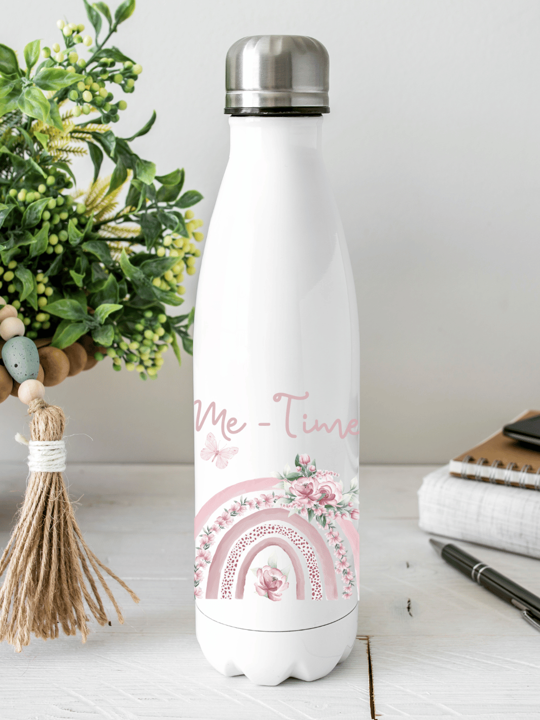 Personalisierbare Edelstahl-Trinkflasche mit doppelwandiger Thermo-Isolierung, 350ml oder 500ml, auslaufsicher und BPA-frei, mit liebevollem Aquarell-Motiv Me-Time – nachhaltiges Geschenk für unterwegs, Schule, Büro oder Sport.