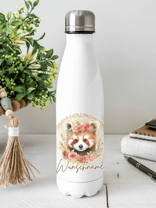 Nachhaltige, personalisierbare Edelstahl-Trinkflasche mit doppelwandiger Thermo-Isolierung, 350ml oder 500ml, auslaufsicher und BPA-frei, mit Roter Panda-Motiv.  Nachhaltiges, personalisierbares Geschenk für Freundin oder deinen Lieblingsmenschen,  unterwegs, Schule, Büro oder Sport.
Tolle Geschenkideen bei Alles auf Anfang – Geschenke für Herz & Seele
