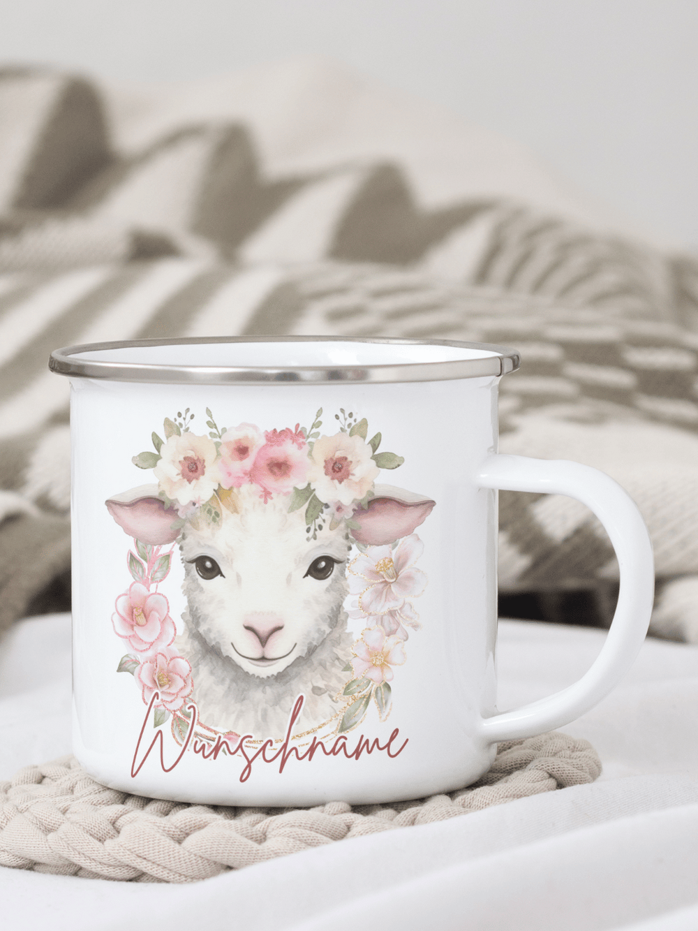 handgemachter, personalisierter Emaillebecher silbernem Rand mit Motiv "Schaf" - ideales Geschenk für Frauen