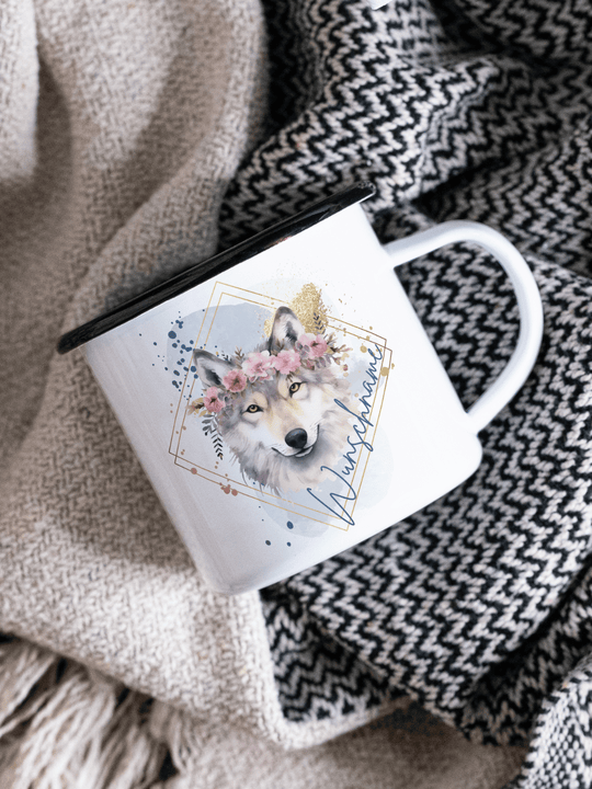handgemachter, personalisierter Emaillebecher schwarz mit Motiv "Wolf"  - ideales Geschenk für Frauen