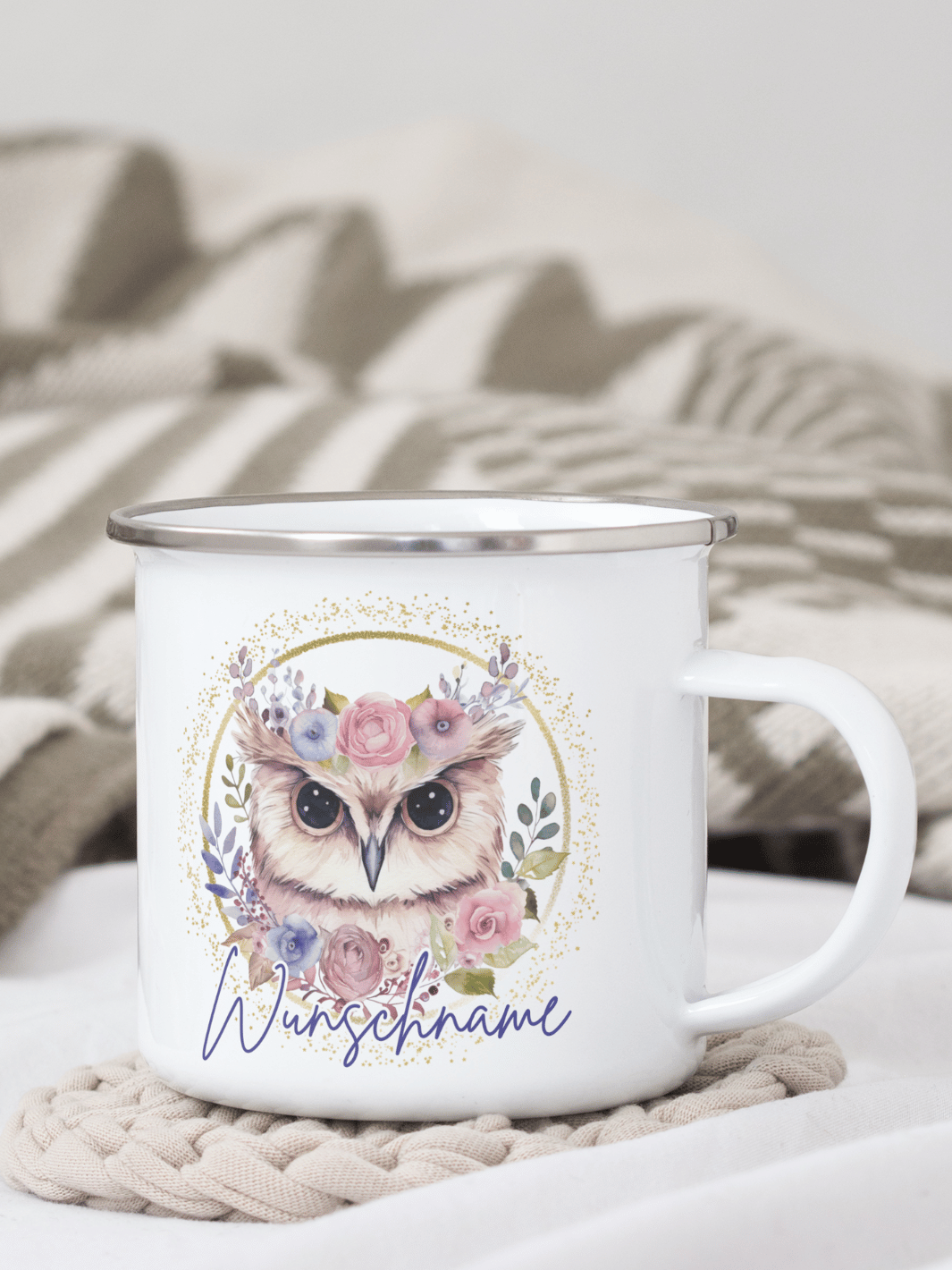 handgemachter, personalisierter Emaillebecher silber mit Motiv "Eule" links vom Henkel  - ideales Geschenk für Frauen