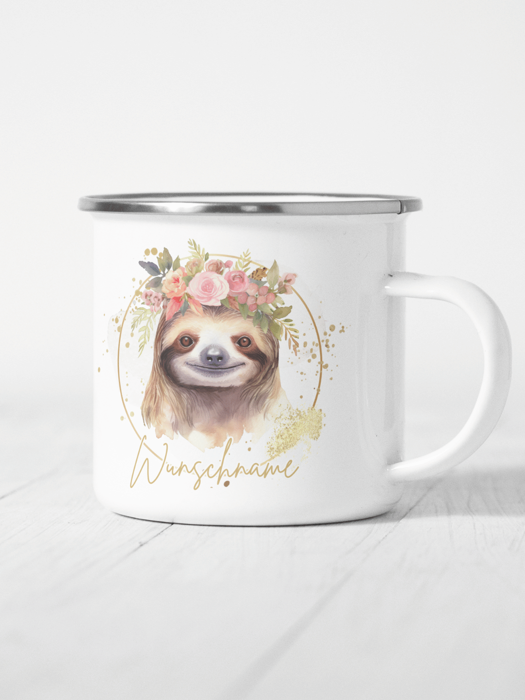 handgemachter, personalisierter Emaillebecher silber mit Motiv "Faultier" links vom Henkel  - ideales Geschenk für Frauen