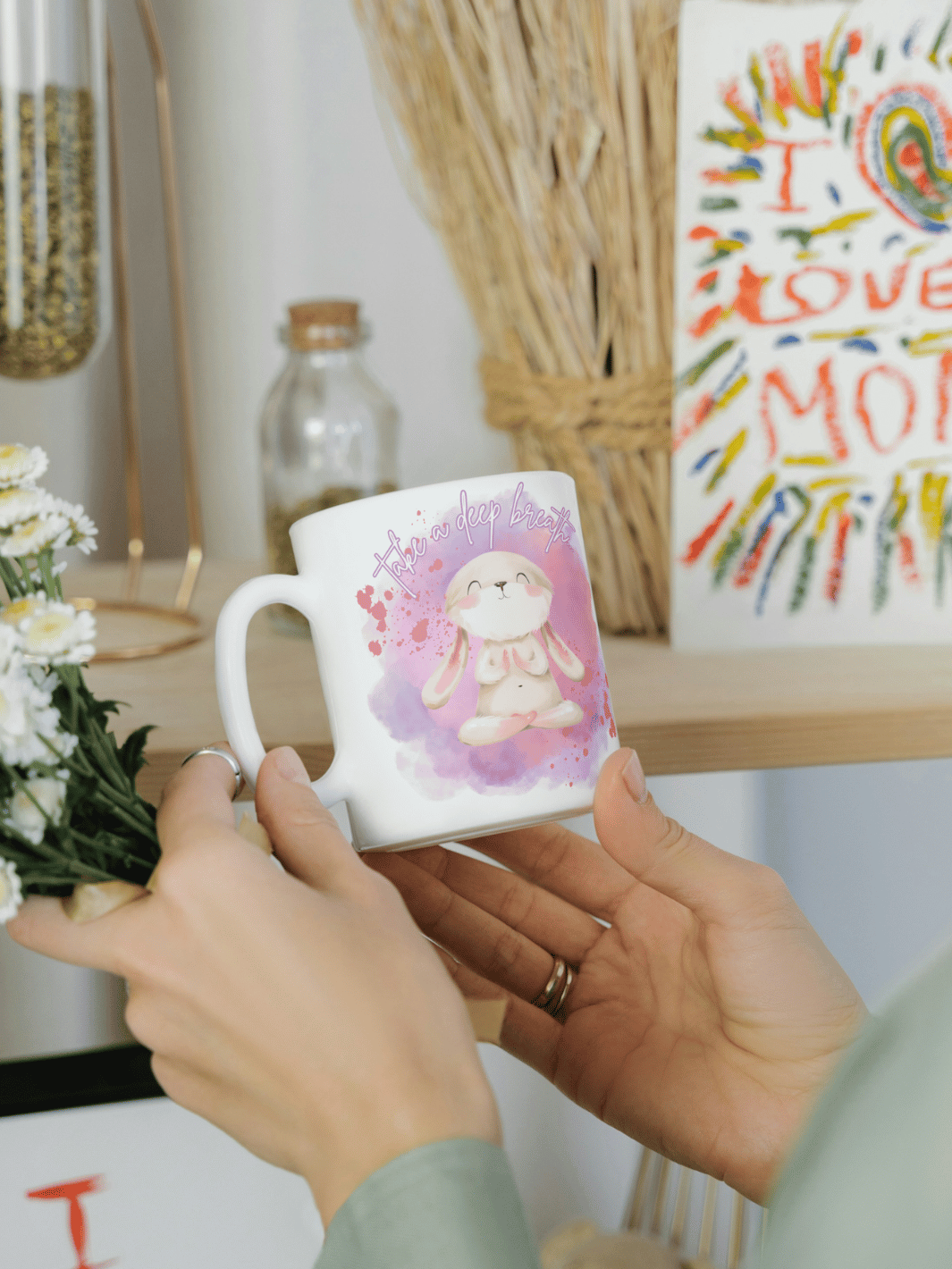 Personalisierbare Keramiktassen, handgefertigt in Deutschland, individuelles Geschenk für Freundin, nachhaltige Tasse für Kaffee oder Tee, liebevoll gestaltetes Motiv, personalisierbar mit Name