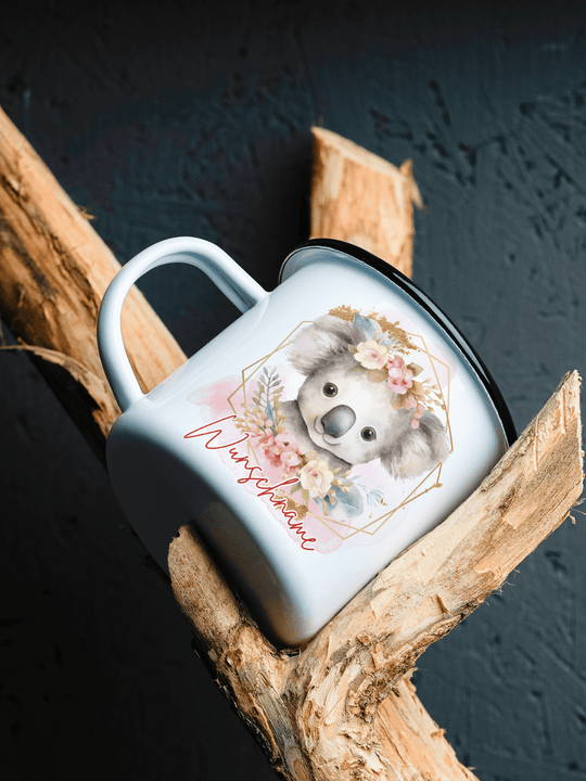 handgemachter, personalisierter Emaillebecher schwarz mit Motiv "Koala" rechts vom Henkel  - ideales Geschenk für Frauen