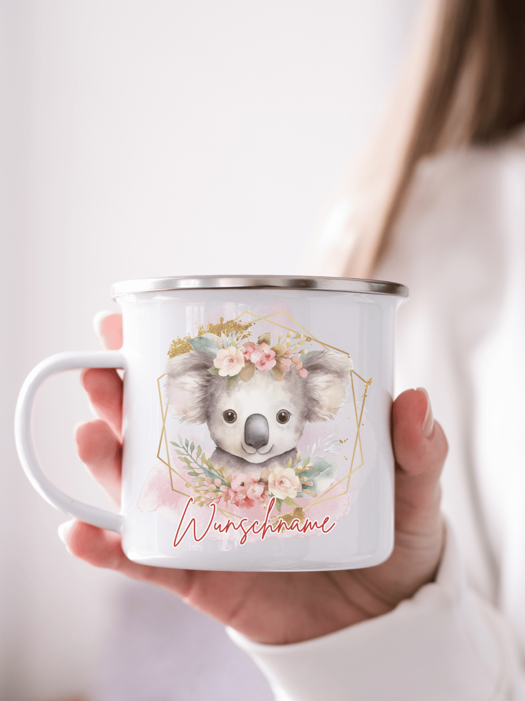 handgemachter, personalisierter Emaillebecher silber mit Motiv "Koala" rechts vom Henkel  - ideales Geschenk für Frauen