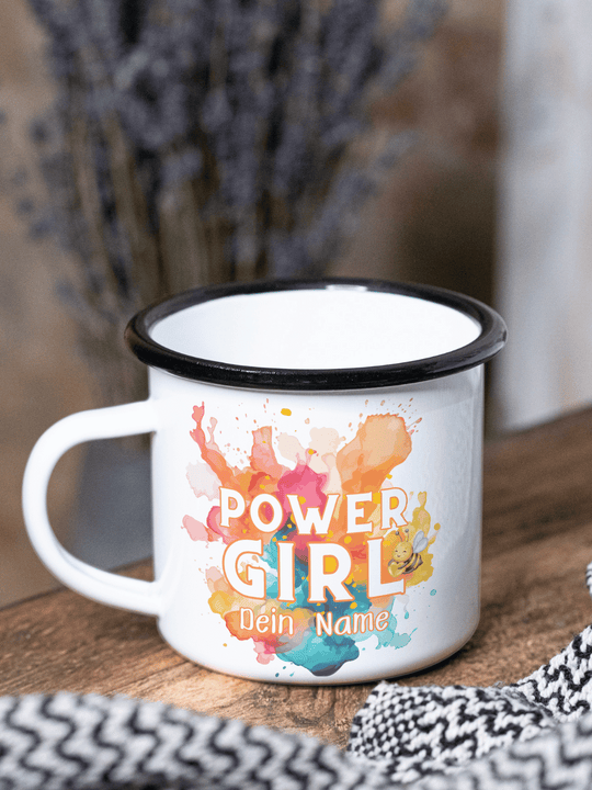 handgemachter Emaillebecher schwarz mit Motiv Powergirl und Personalisierungsmöglichkeit - ideales Geschenk für Frauen