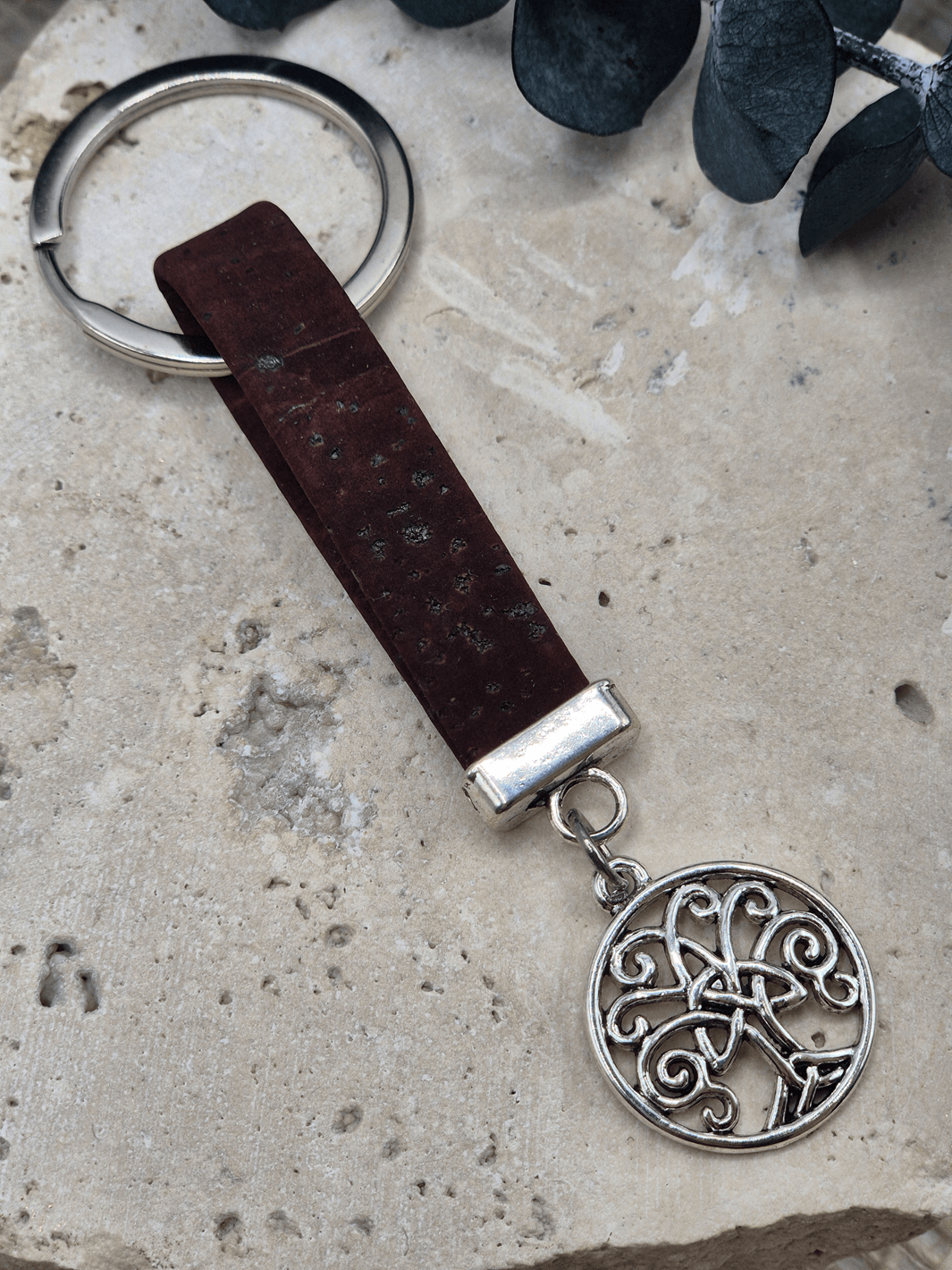 LEBENSBAUM Schlüsselanhänger Kork bordeaux