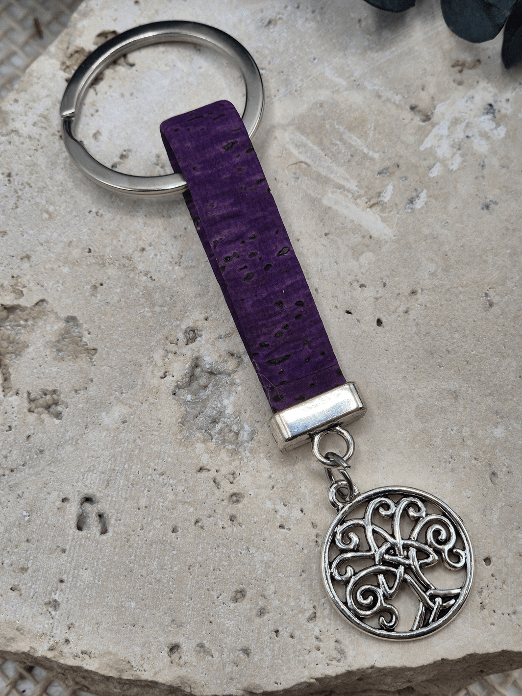 LEBENSBAUM Kork Schlüsselanhänger lila