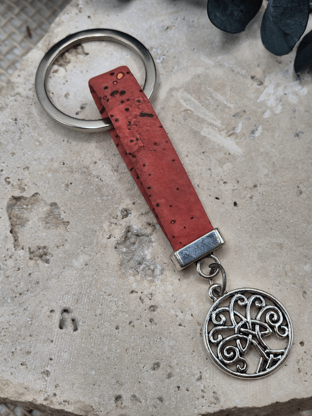 LEBENSBAUM Kork Schlüsselanhänger rot