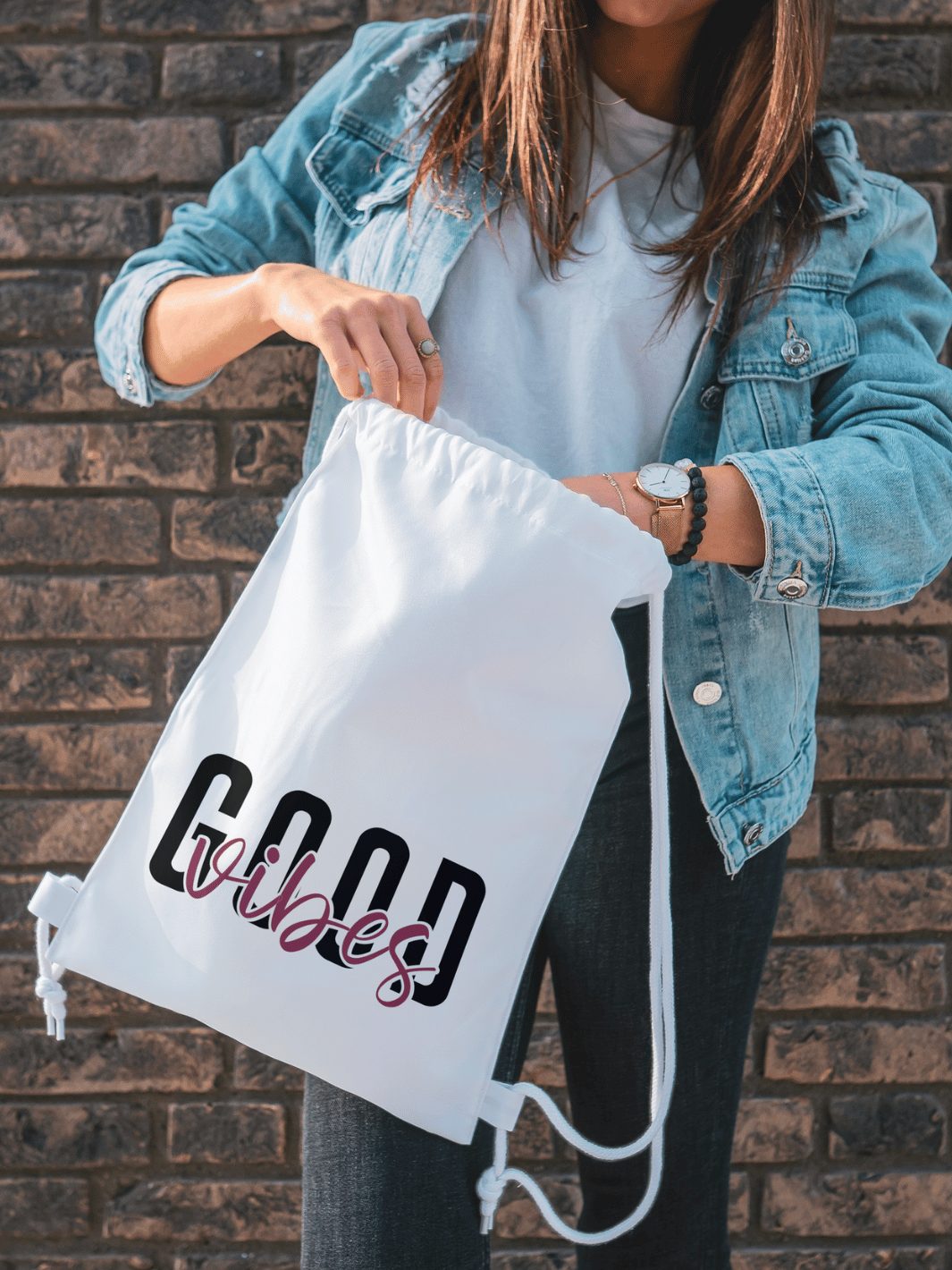 Turnbeutel Good Vibes in weiß oder schwarz erhältlich bei Alles auf Anfang - Geschenke für Herz & Seele