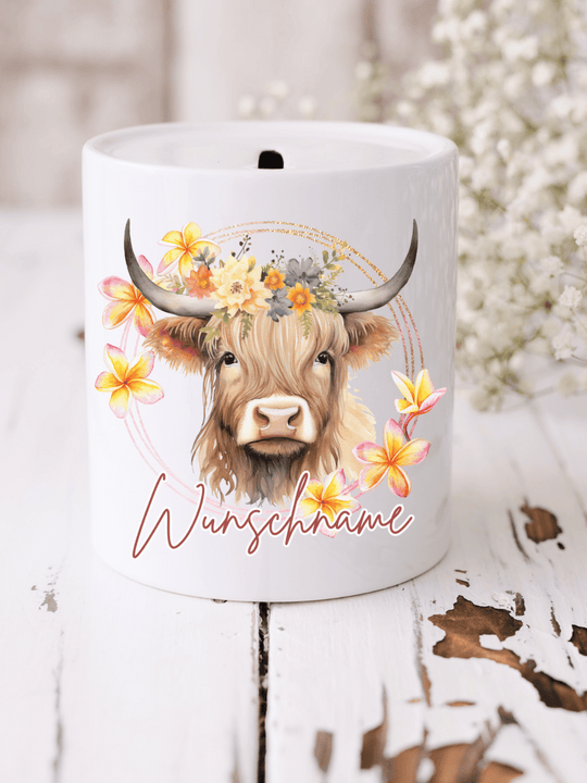 Personalisierbare Spardose mit Highland-Kuh im Aquarellstil – liebevoll & rustikal. Für Naturfreunde & kleine Bauernhof-Fans. Nachhaltig & individuell. Alles auf Anfang 💚 Geschenke für Herz & Seele