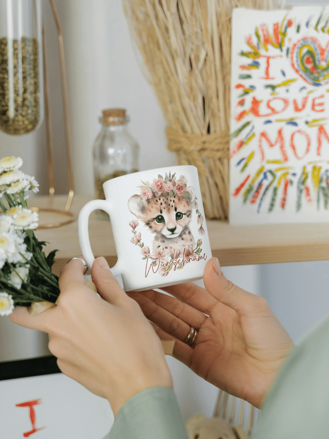 Personalisierbare Keramiktassen, handgefertigt in Deutschland, individuelles Geschenk für Freundin, nachhaltige Tasse für Kaffee oder Tee, liebevoll gestaltetes Motiv, personalisierbar mit Name