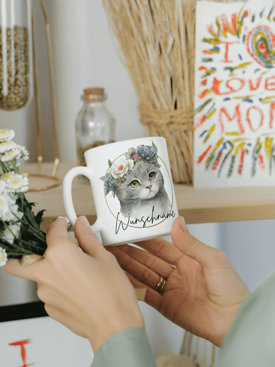 Personalisierbare Keramiktassen, handgefertigt in Deutschland, individuelles Geschenk für Freundin, nachhaltige Tasse für Kaffee oder Tee, liebevoll gestaltetes Motiv, personalisierbar mit Name