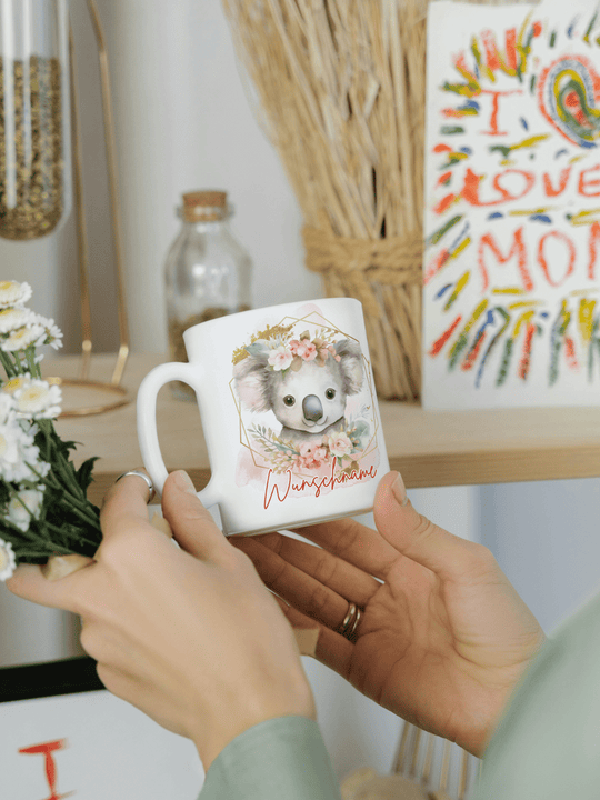 Personalisierbare Keramiktassen, handgefertigt in Deutschland, individuelles Geschenk für Freundin, nachhaltige Tasse für Kaffee oder Tee, liebevoll gestaltetes Motiv, personalisierbar mit Name