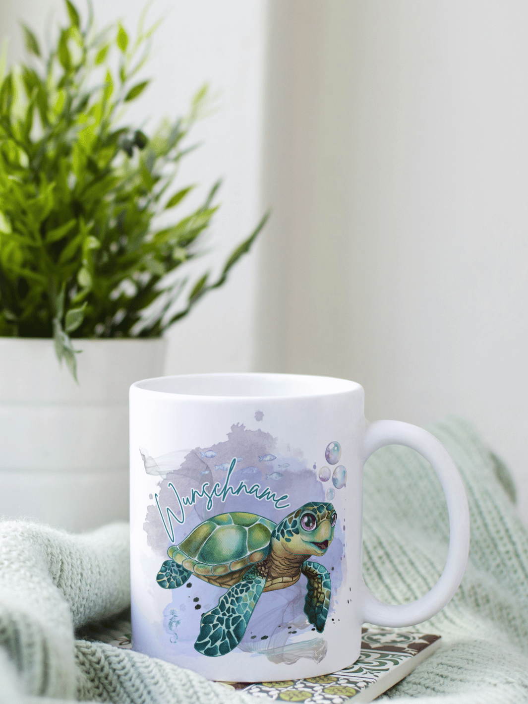 Personalisierbare Keramiktasse mit Schildkröten-Motiv, handgefertigt in Deutschland, individuelles Geschenk für Freundin, nachhaltige Tasse für Kaffee oder Tee, liebevoll gestaltetes Motiv, personalisierbar mit Name“