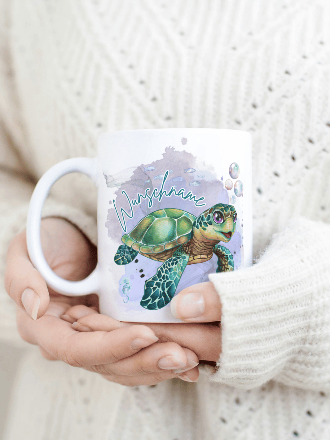 Personalisierbare Keramiktasse mit Schildkröten-Motiv, handgefertigt in Deutschland, individuelles Geschenk für Freundin, nachhaltige Tasse für Kaffee oder Tee, liebevoll gestaltetes Motiv, personalisierbar mit Name“