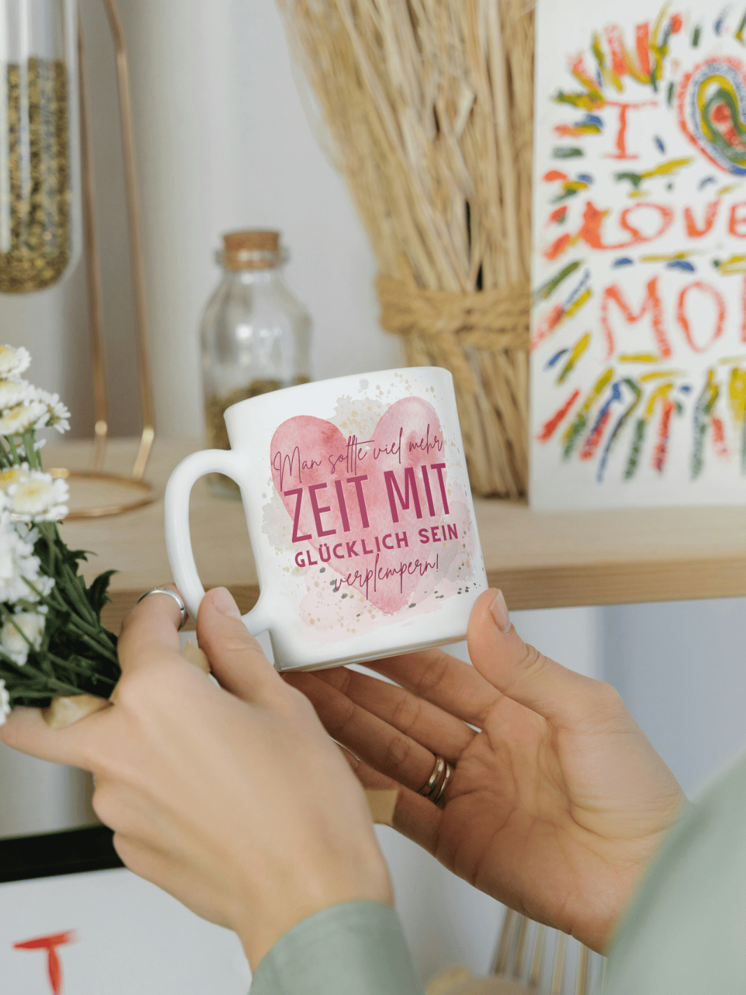 Personalisierbare Keramiktassen, handgefertigt in Deutschland, individuelles Geschenk für Freundin, nachhaltige Tasse für Kaffee oder Tee, liebevoll gestaltetes Motiv, personalisierbar mit Name
