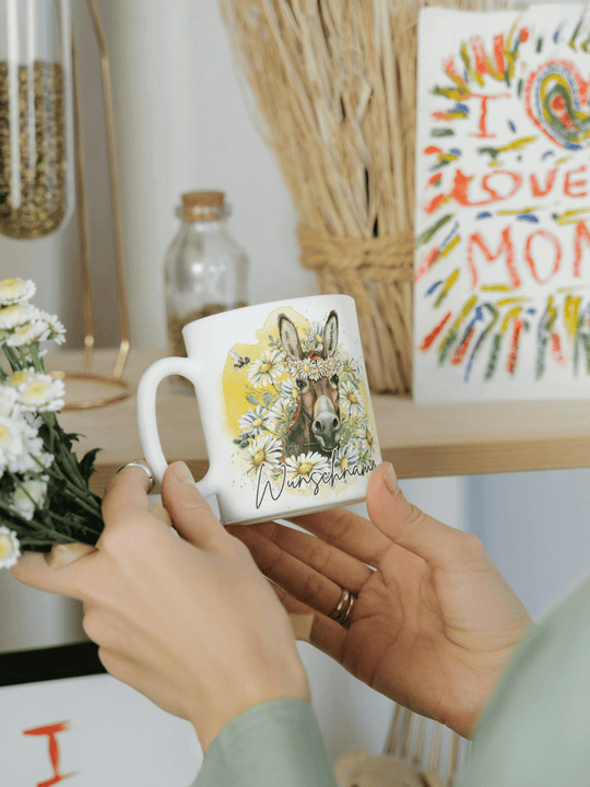Motiv Esel - Personalisierbare Keramiktassen, handgefertigt in Deutschland, individuelles Geschenk für Freundin, nachhaltige Tasse für Kaffee oder Tee, liebevoll gestaltetes Motiv, personalisierbar mit Name