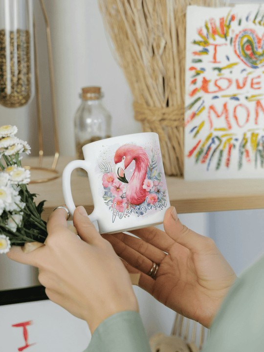 Motiv Flamingo - Personalisierbare Keramiktassen, handgefertigt in Deutschland, individuelles Geschenk für Freundin, nachhaltige Tasse für Kaffee oder Tee, liebevoll gestaltetes Motiv, personalisierbar mit Name