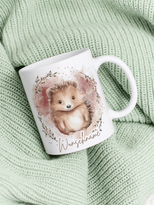 Motiv Igel - Personalisierbare Keramiktassen, handgefertigt in Deutschland, individuelles Geschenk für Freundin, nachhaltige Tasse für Kaffee oder Tee, liebevoll gestaltetes Motiv, personalisierbar mit Name
