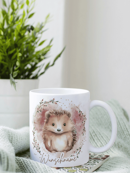 Motiv Igel - Personalisierbare Keramiktassen, handgefertigt in Deutschland, individuelles Geschenk für Freundin, nachhaltige Tasse für Kaffee oder Tee, liebevoll gestaltetes Motiv, personalisierbar mit Name
