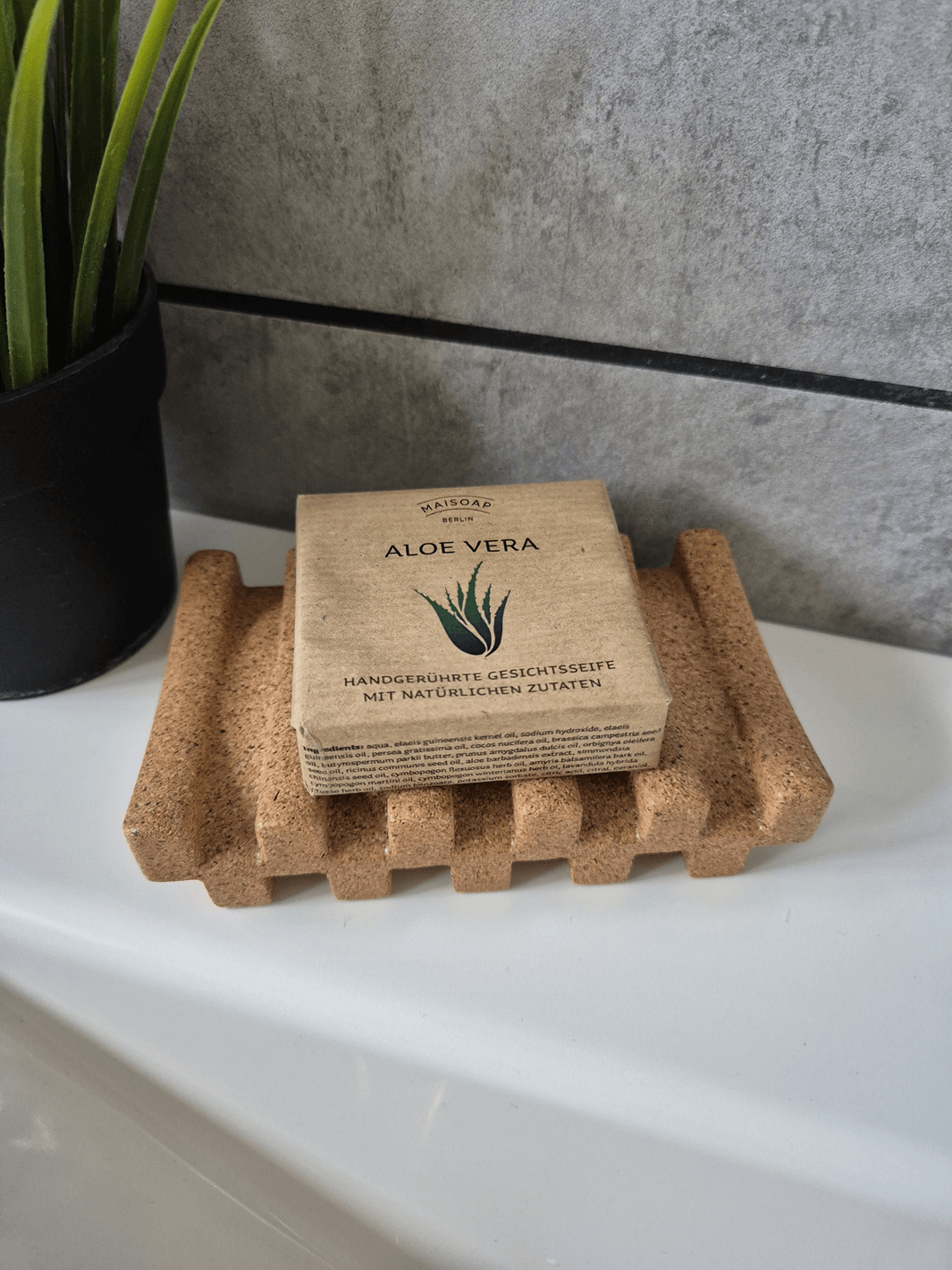 Handgerührte Aloe-Vera-Gesichtsseife aus Deutschland, natürliche Inhaltsstoffe, vegane Pflege, handgemacht, sanft zur Haut, nachhaltige Gesichtspflege