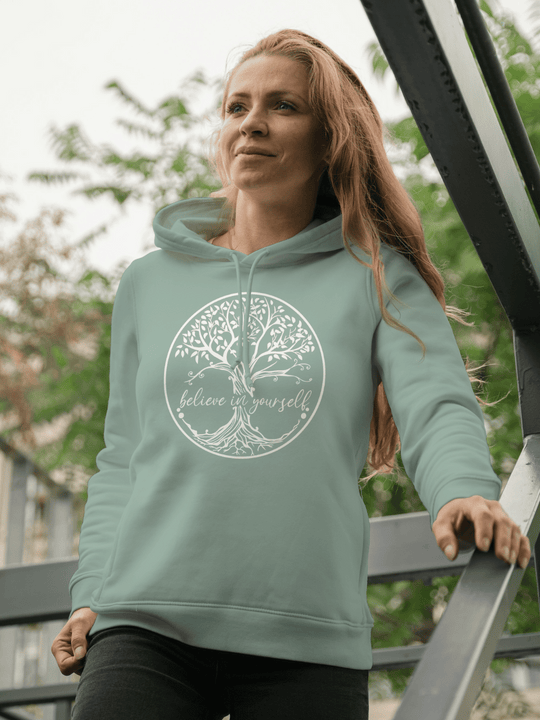 BELIEVE Hoodie slimfit sage green | Model