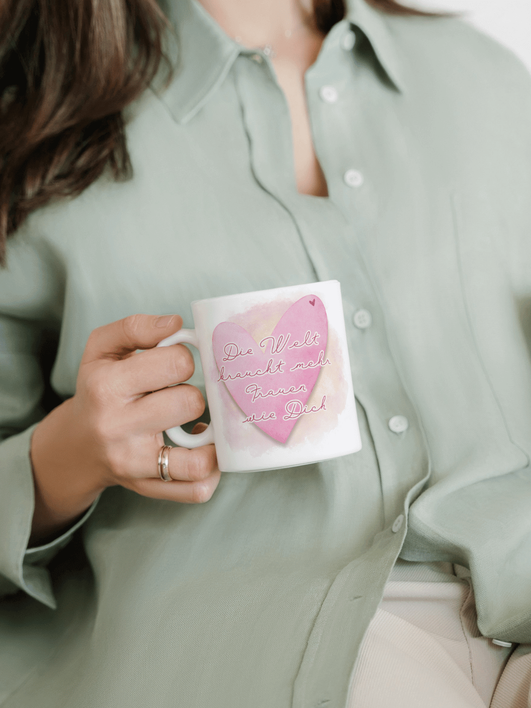 Keramiktasse mit Spruch „Die Welt braucht mehr Frauen wie dich“ – Geschenk für Frauen, Wertschätzung, Stärke & Empowerment