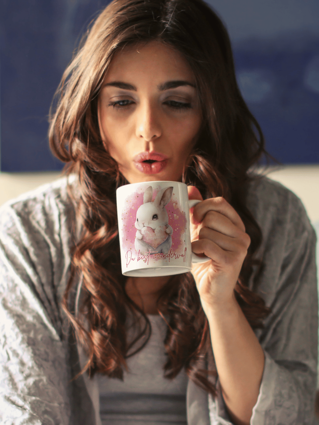 Personalisierte Tasse mit Hase und Herz – Motiv „Du bist wundervoll“, liebevolles Geschenk für Frauen, Freundinnen & Herzensmenschen