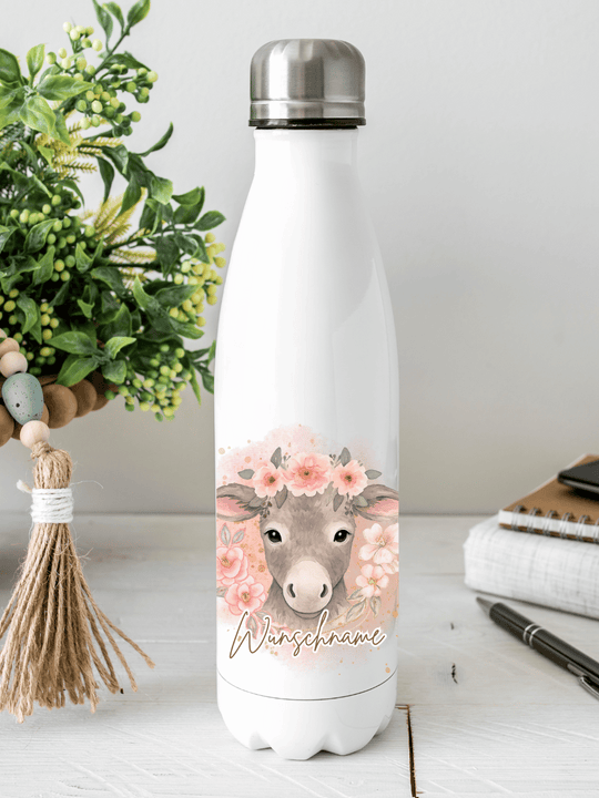 Nachhaltige, personalisierbare Edelstahl-Trinkflasche mit doppelwandiger Thermo-Isolierung, 350ml oder 500ml, auslaufsicher und BPA-frei, mit Esel-Motiv.  Nachhaltiges, personalisierbares Geschenk für Freundin oder deinen Lieblingsmenschen,  unterwegs, Schule, Büro oder Sport.
Tolle Geschenkideen bei Alles auf Anfang – Geschenke für Herz & Seele