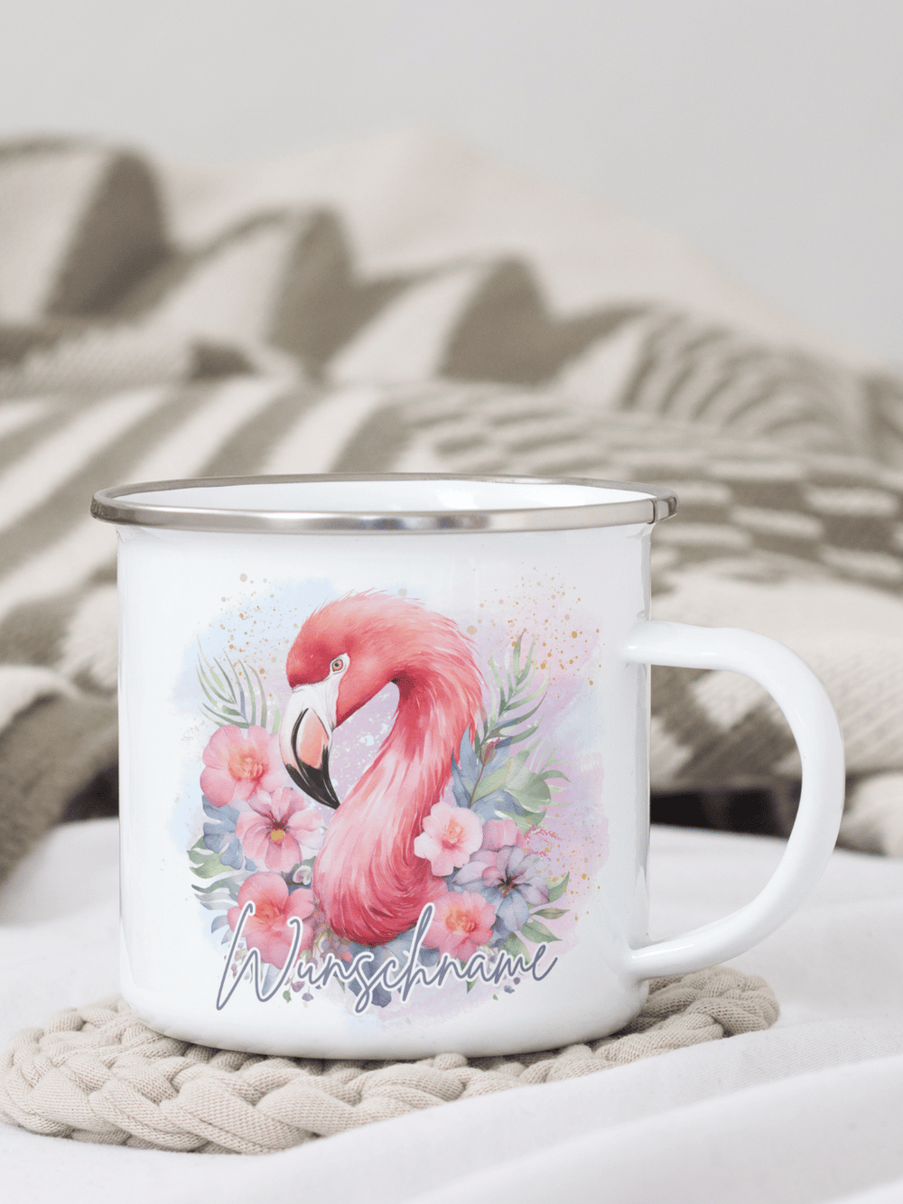 handgemachter, personalisierter Emaillebecher mit Motiv Flamingo als Geschenk für Frauen und Kinder