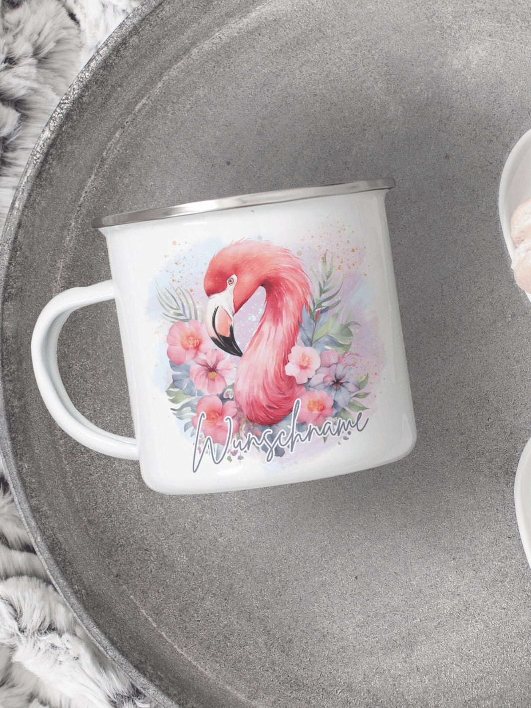 handgemachter, personalisierter Emaillebecher mit Motiv Flamingo als Geschenk für Frauen und Kinder