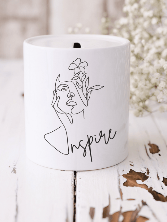 Entdecke liebevoll gestaltete Keramikspardosen mit Tiermotiven und inspirierenden Designs. Ideal als Geschenkidee oder persönlicher Begleiter zum Sparen – hochwertig, nachhaltig und mit Herz gefertigt.