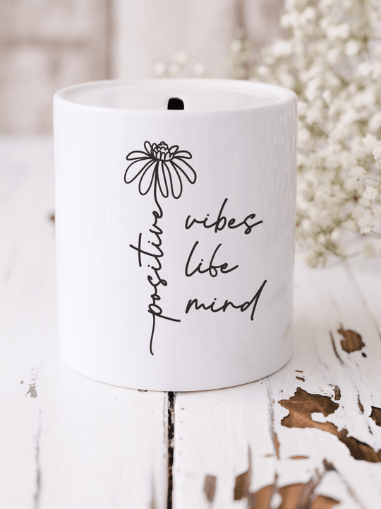 Entdecke liebevoll gestaltete Keramikspardosen mit Tiermotiven und inspirierenden Designs. Ideal als Geschenkidee oder persönlicher Begleiter zum Sparen – hochwertig, nachhaltig und mit Herz gefertigt.