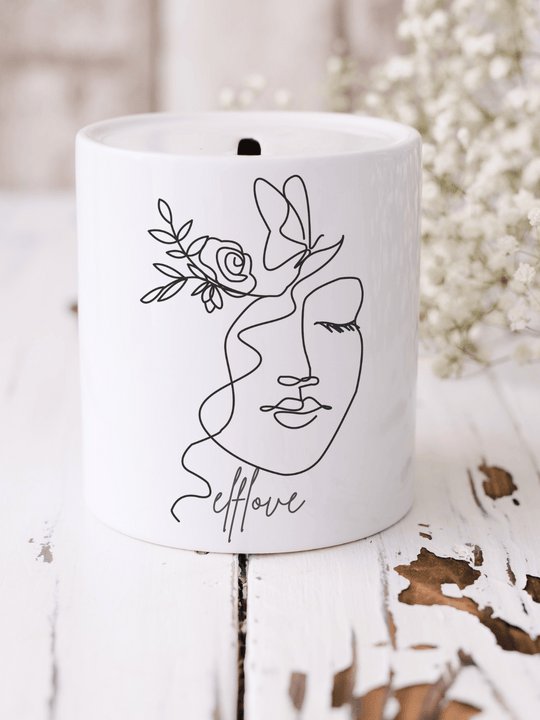Entdecke liebevoll gestaltete Keramikspardosen mit Tiermotiven und inspirierenden Designs. Ideal als Geschenkidee oder persönlicher Begleiter zum Sparen – hochwertig, nachhaltig und mit Herz gefertigt.