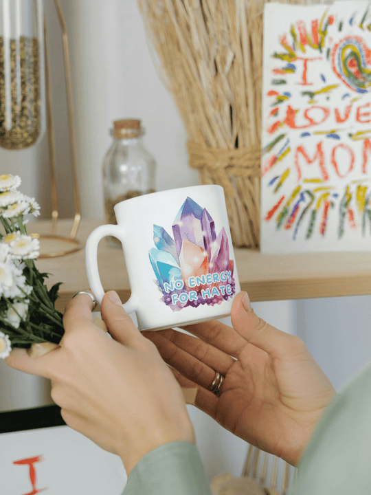 Personalisierbare Keramiktassen, handgefertigt in Deutschland, individuelles Geschenk für Freundin, nachhaltige Tasse für Kaffee oder Tee, liebevoll gestaltetes Motiv, personalisierbar mit Name