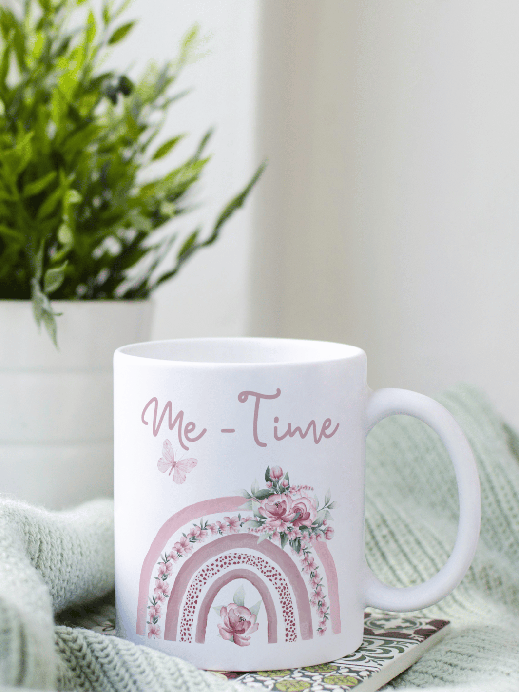 Personalisierbare Keramiktassen, handgefertigt in Deutschland, individuelles Geschenk für Freundin, nachhaltige Tasse für Kaffee oder Tee, liebevoll gestaltetes Motiv, personalisierbar mit Name