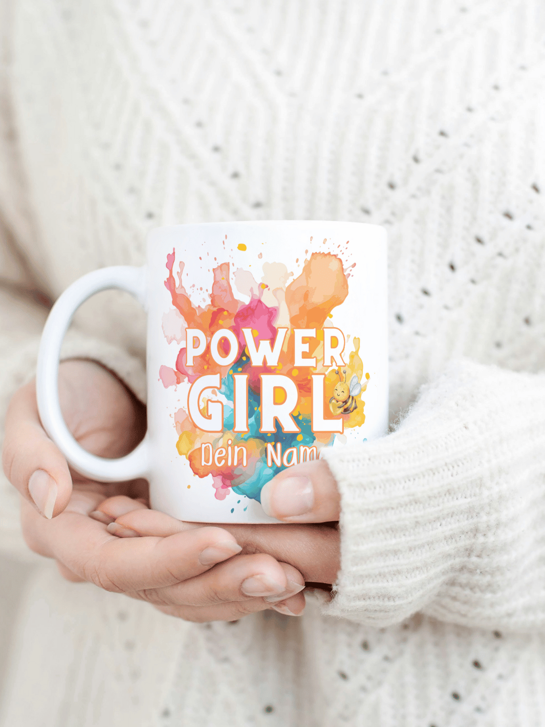 Personalisierbare Keramiktasse mit Power Girl-Motiv, handgefertigt in Deutschland, individuelles Geschenk für Freundin, nachhaltige Tasse für Kaffee oder Tee, liebevoll gestaltetes Motiv, personalisierbar mit Name