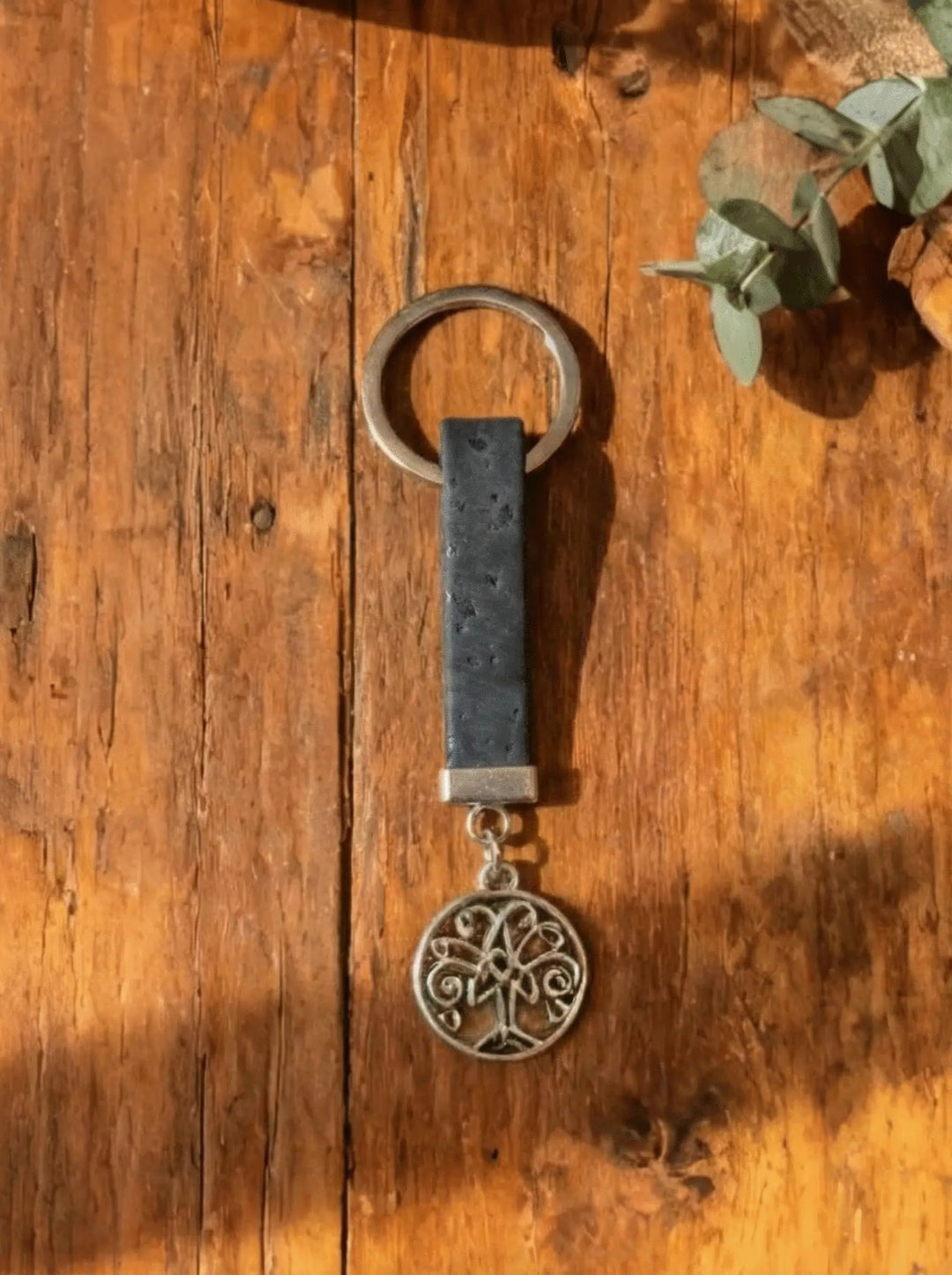 blauer Kork Schlüsselanhänger - achtsame Geschenke für Frauen bei Alles auf Anfang in Bedburg, NRW