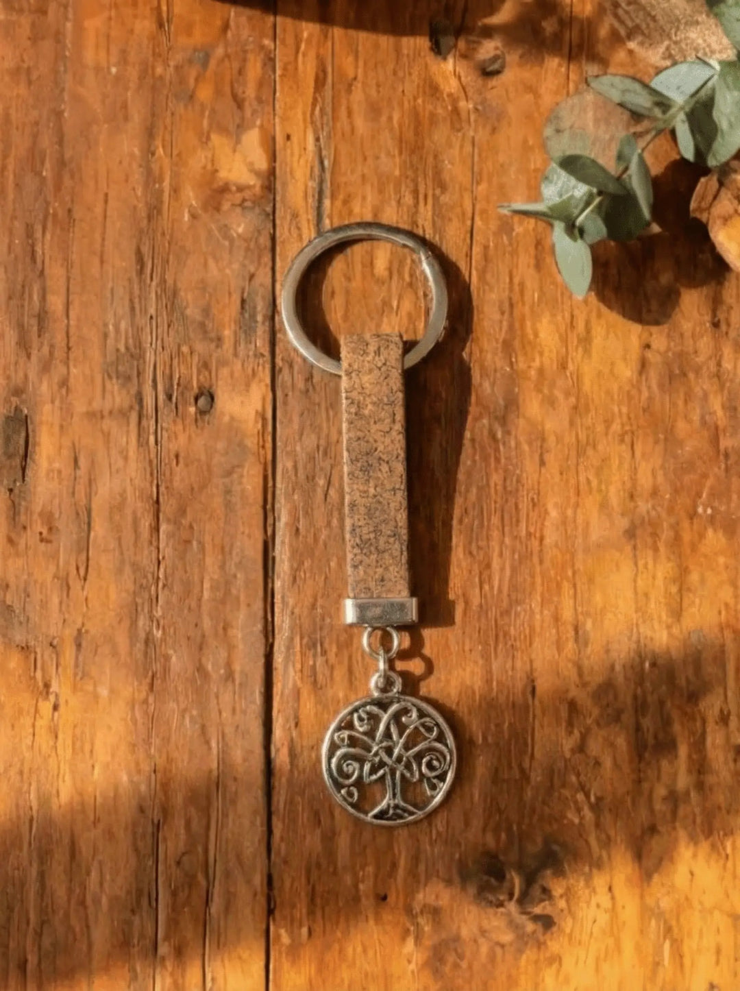 brauner Kork Schlüsselanhänger - achtsame Geschenke für Frauen bei Alles auf Anfang in Bedburg, NRW