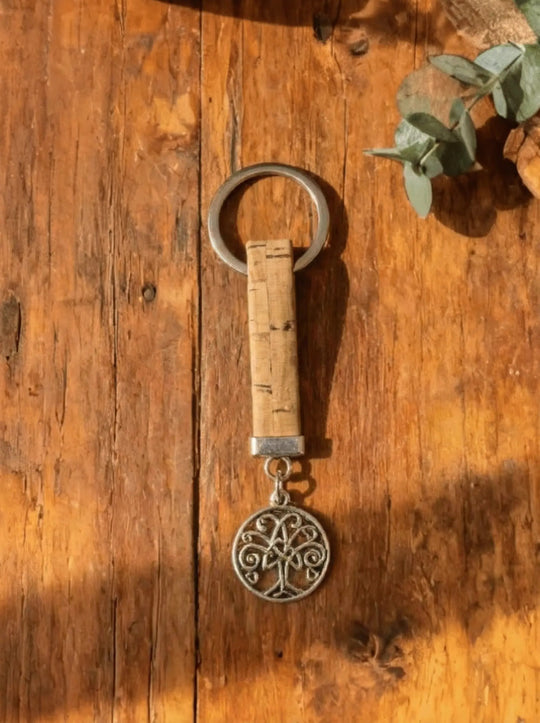 naturfarbener Kork Schlüsselanhänger - achtsame Geschenke für Frauen bei Alles auf Anfang in Bedburg, NRW