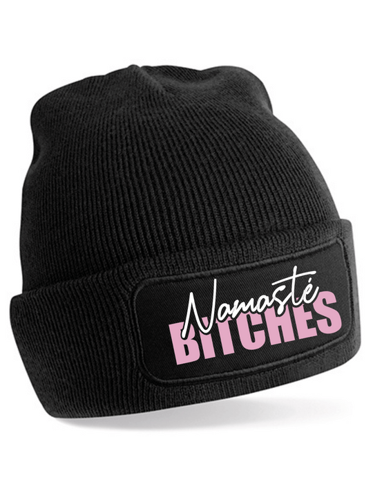 NAMASTE BITCHES Patch Beanie schwarz