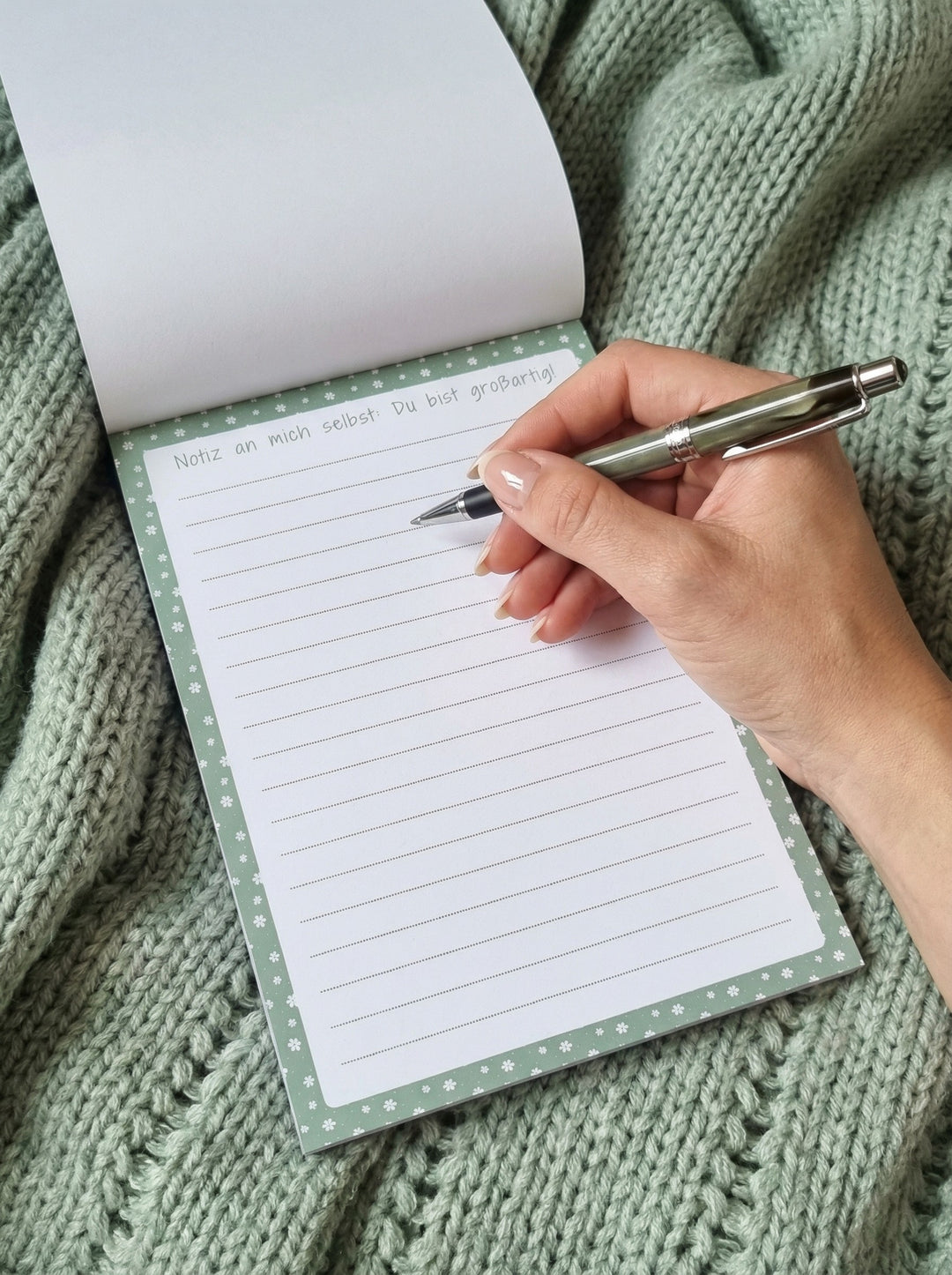 Notiz an mich selbst: Du bist großartig - Notizblock DIN A 5 aus recycelten Papier. Ideales, achtsames Geschenk für Frauen - Alles auf Anfang - Geschenkeshop aus Bedburg NRW