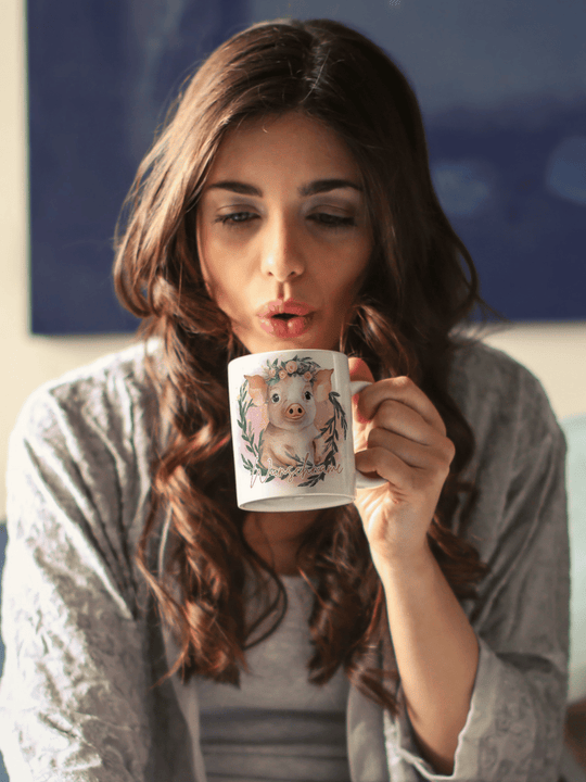 Personalisierte Keramiktasse mit Schweinchen – süßes Geschenk für Frauen, Glücksbringer mit Wunschnamen, liebevolles personalisiertes Geschenk.