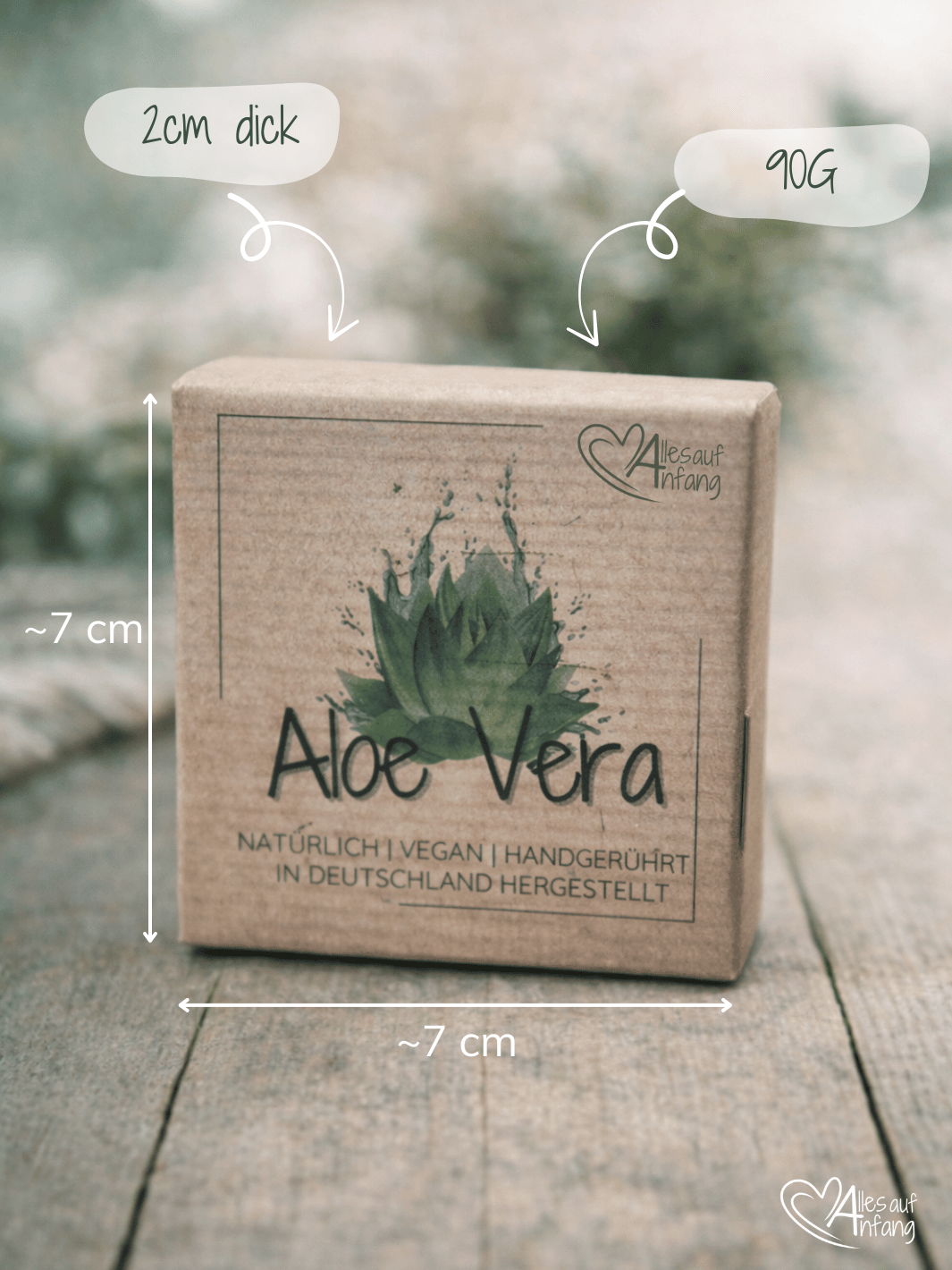 Maßangaben von handgerührter Aloe-Vera-Gesichtsseife aus Deutschland. Achtsame Geschenke für Frauen bei Alles auf Anfang in Bedburg, NRW