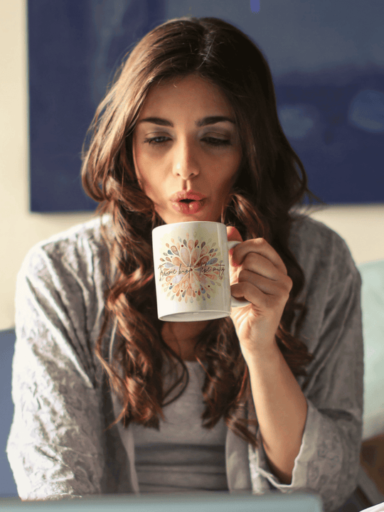 Keramiktasse mit Spruch „Träume bunt – lebe mutig“ – Geschenk für Frauen, Lebensfreude, Selbstverwirklichung & inneren Aufbruch